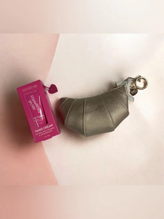 Strawberry Splash Hand Cream 1 Fl & a New Day Mini Purse Pouch - Picture 1 of 1